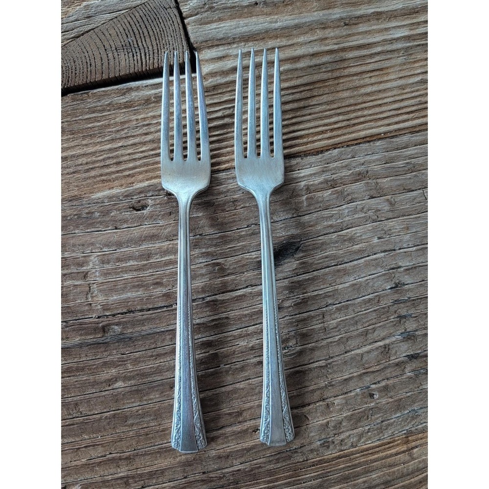 Rogers International Deluxe Silverplate  Gracious Dinner Forks 7.5" Set Of 2